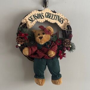 VTG • Season’s Greetings festive Bear wreath